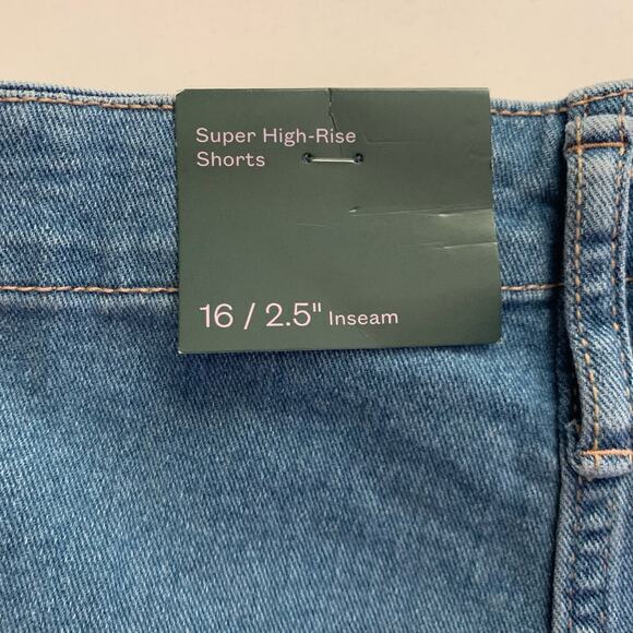 WILD FABLE Denim Super High-Rise‎ 2.5" Inseam Jean Shorts Size 16 - NWT - Picture 5 of 8